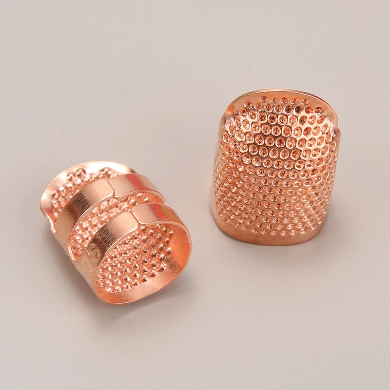 Verstelbare Vintage Vingerhoed – Handgemaakt Hulpmiddel voor Naaien & Borduren (4 kleuren)