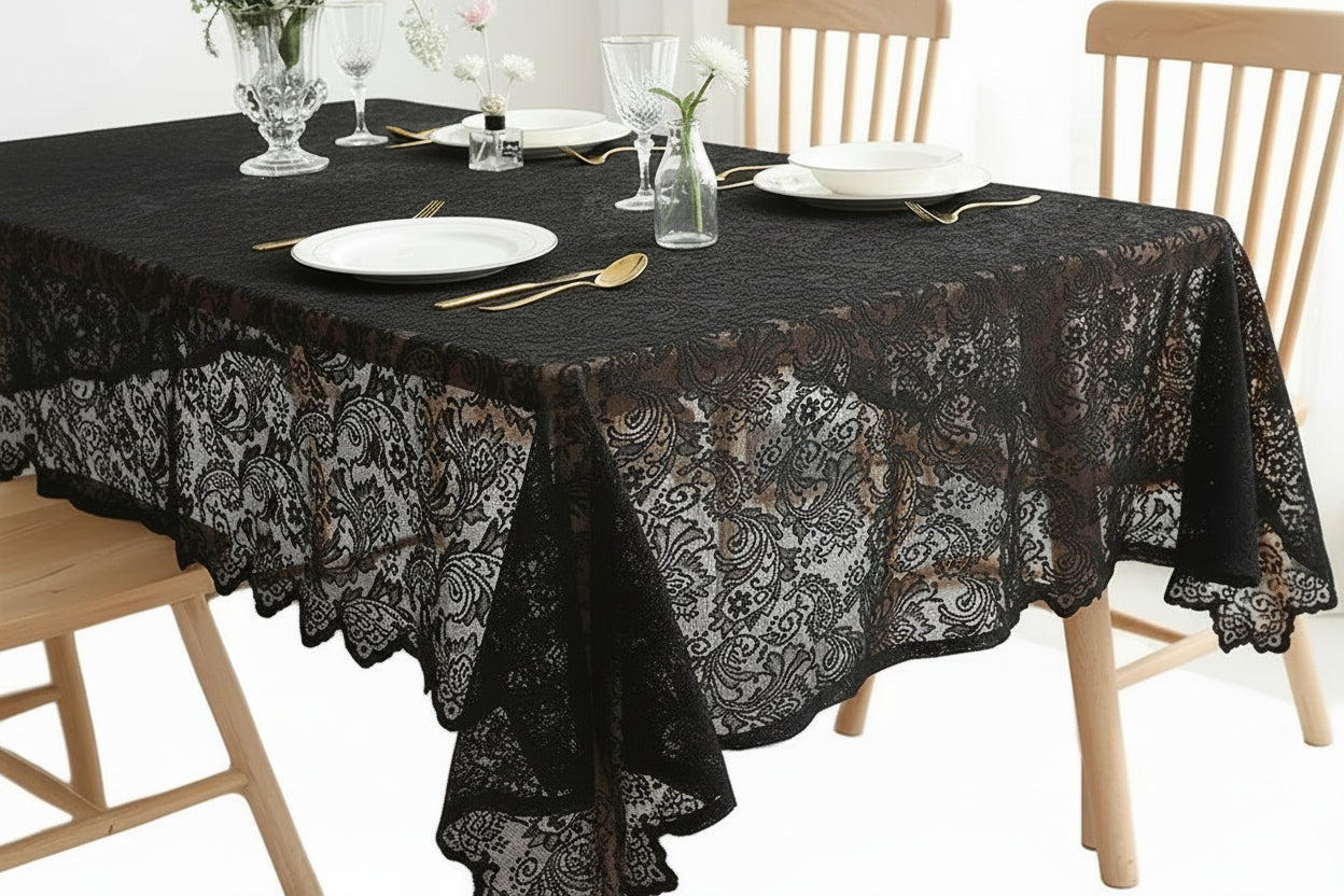 Zwart Frans Kant Tafelkleed – Phoenixstaart Patroon