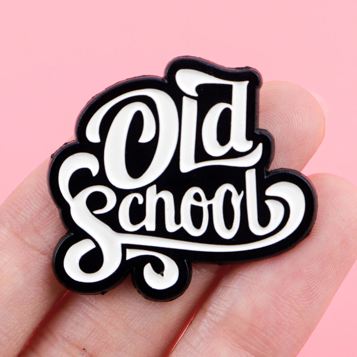 Vintage Retro Speldje – Grappig Accessoire voor Jas & Tas